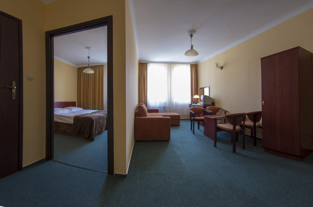 Hotel Morze Ustka Bagian luar foto
