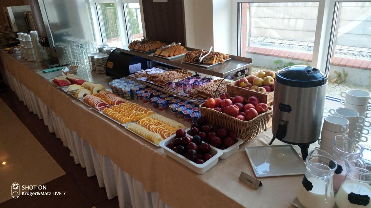 Hotel Morze Ustka Bagian luar foto